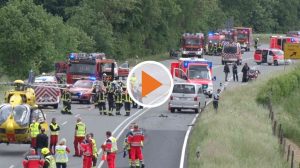 220521_Screen_Frontalzusammenstoß_mit_mehreren_Fahrzeugen