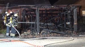 22 07 20_Holzschuppen einer Kirchengemeinde brennt