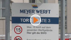 220711_Screen_Brand auf Schiffsneubau der Meyer Werft