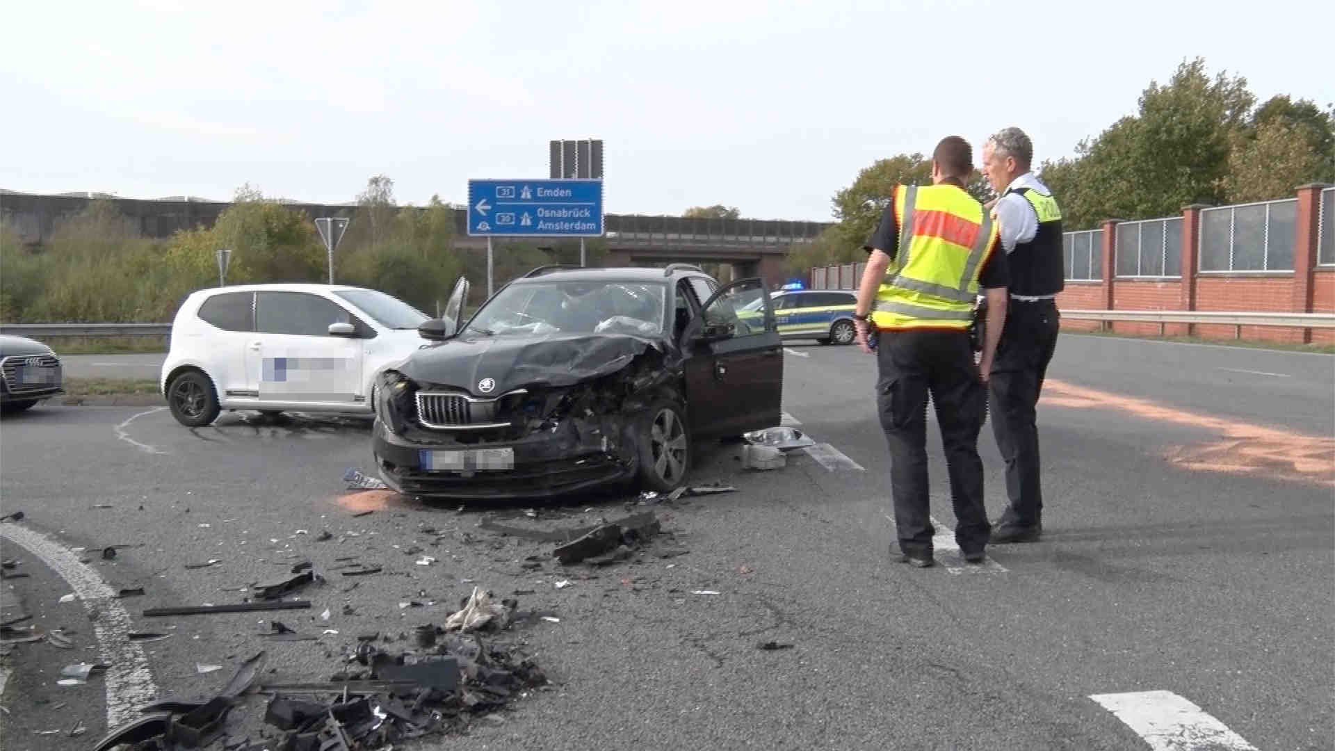 221029_Zwei-Personen-bei-Unfall-verletzt