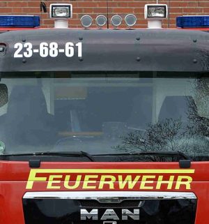 Symbolbild_Feuerwehr_Auto_Blaulicht