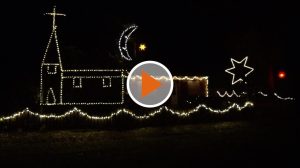 22 11 30_Screen_Am Weihnachtshaus die Lichter brennen