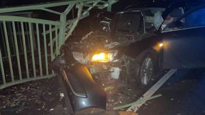 221228_Screen_Pkw_kollidiert_mit_Brueckengelaender