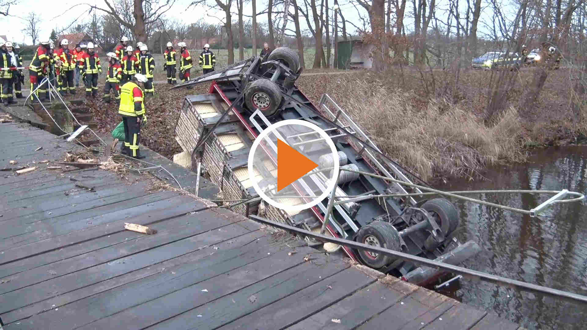 221229_Screen_Videoupdate Tieranhaenger stuerzt in Kanal