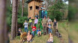 Gemeinde Geeste. Bei der Ferienpassaktion der Jägerschaft Dalum in den Sommerferien 2023 lernten die Kinder den Wald und seine Tiere neu kennen.