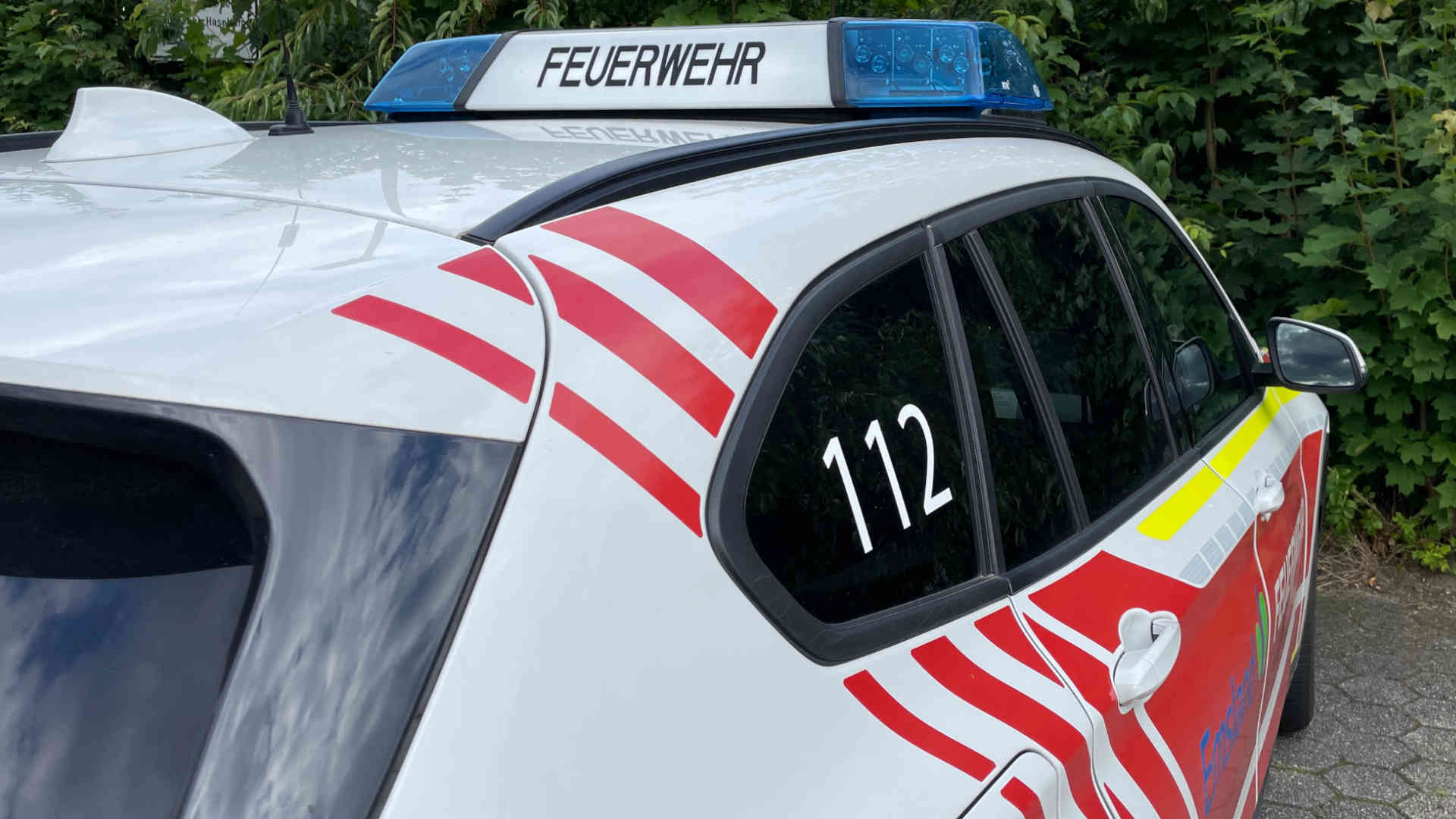 Symbolbild_Blaulicht_Feuerwehr_112_Auto