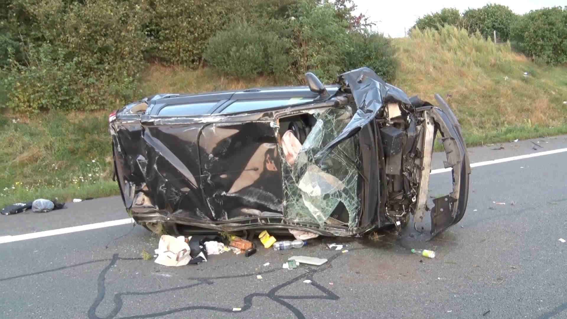 240830_Familie auf A31 teils lebensgefaehrlich verletzt