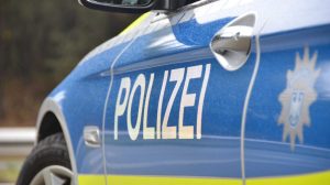 Symbolbild_Blaulicht_Polizei_Dienstwagen_Auto_Streifenwagen