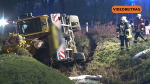 Screen_250124_36-Tonnen-Mobilkran umgekippt