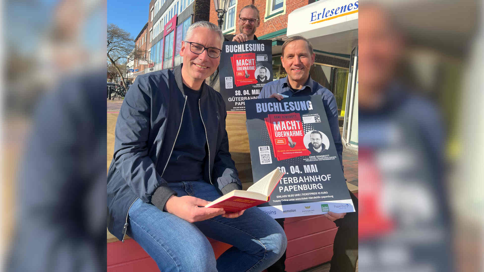 250429_Autorenlesung Semsrott liest Machtuebernahme