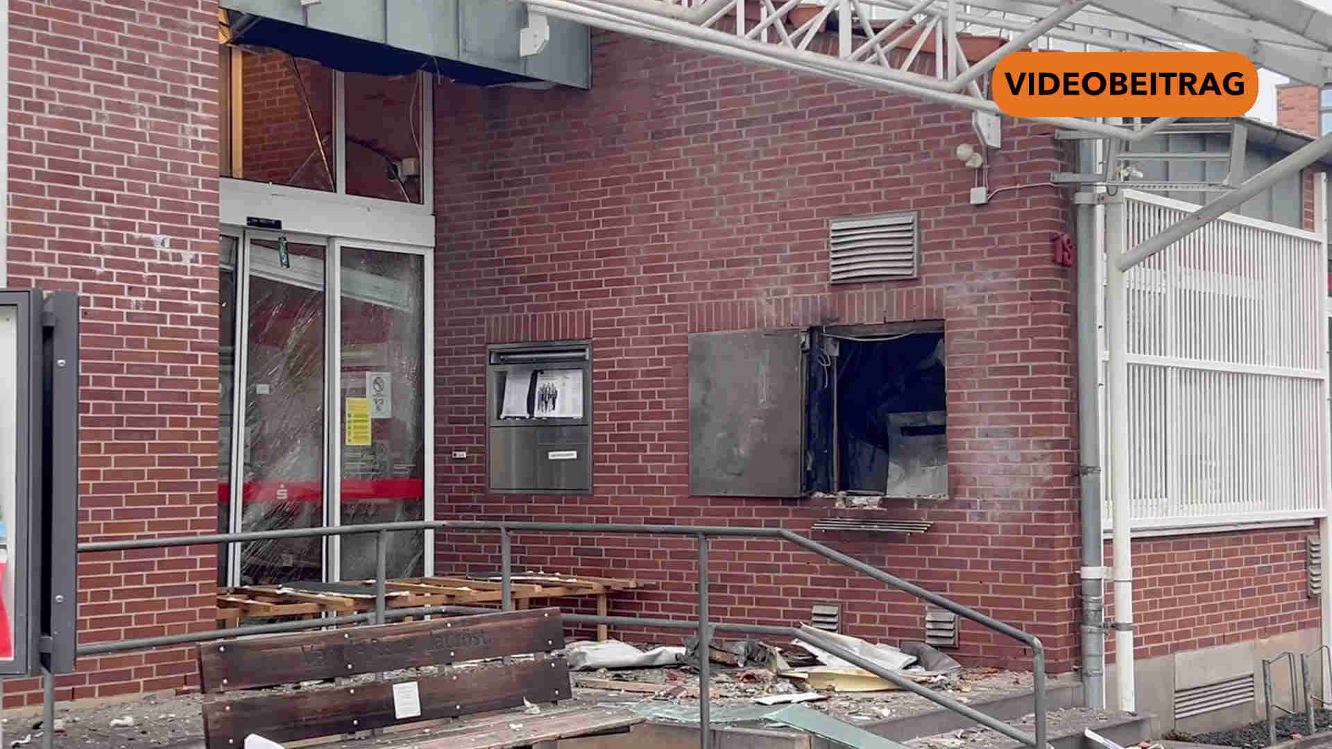 Screen_250422_Wieder zugeschlagen Geldautomat gesprengt