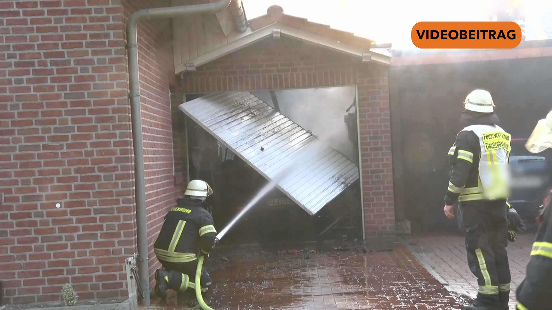 Screen_250429_Garagenbrand greift auf Mehrfamilienhaus ueber