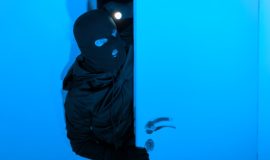 Symbolbild_Blaulicht_Einbruch_Einbrecher_3