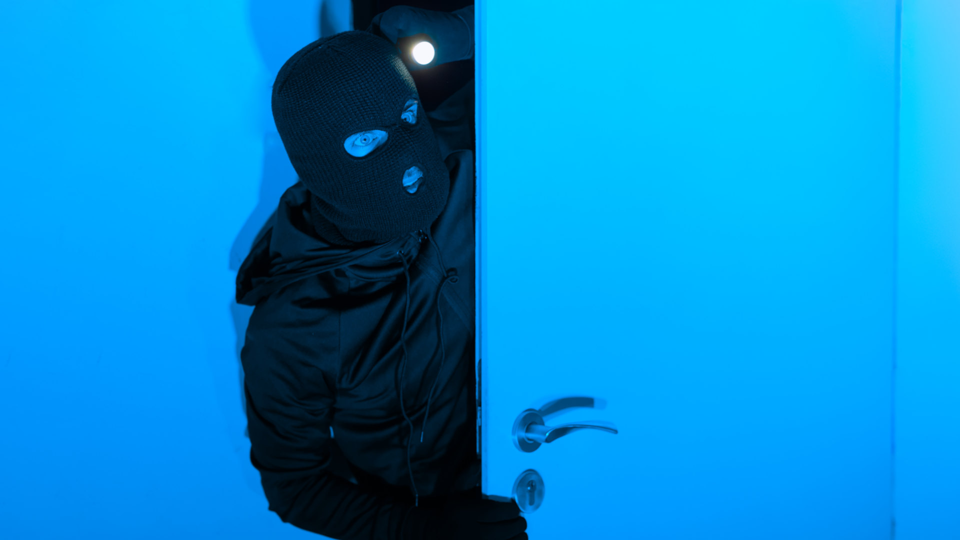 Symbolbild_Blaulicht_Einbruch_Einbrecher_3