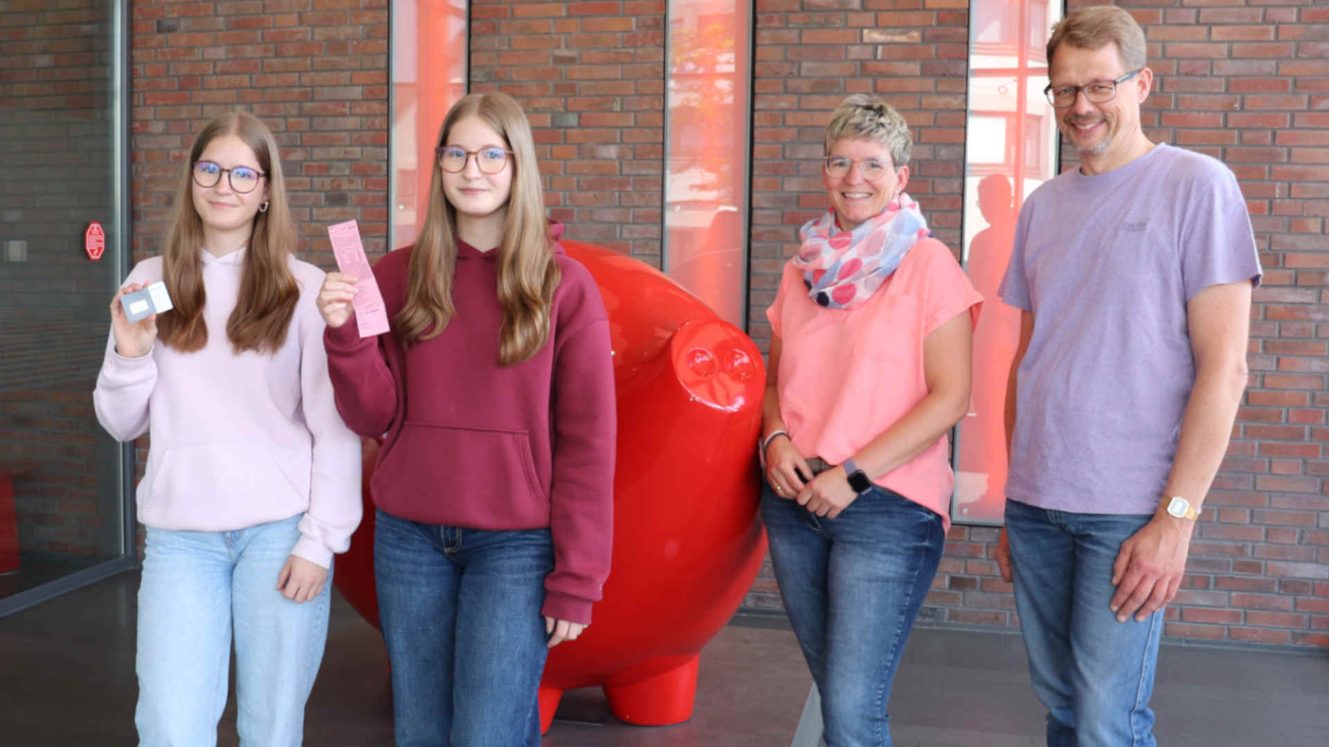 250521_Goldbarrengewinn an der Haustuer