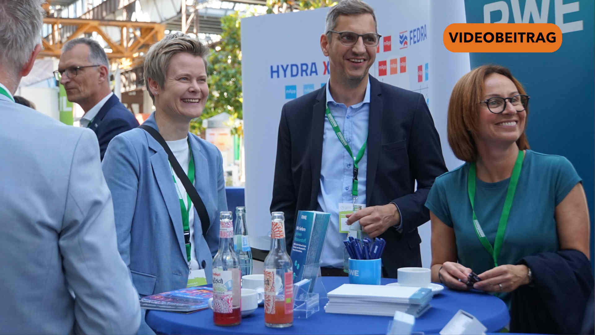 Screen_250523_270 Experten steckten die Koepfe zusammen