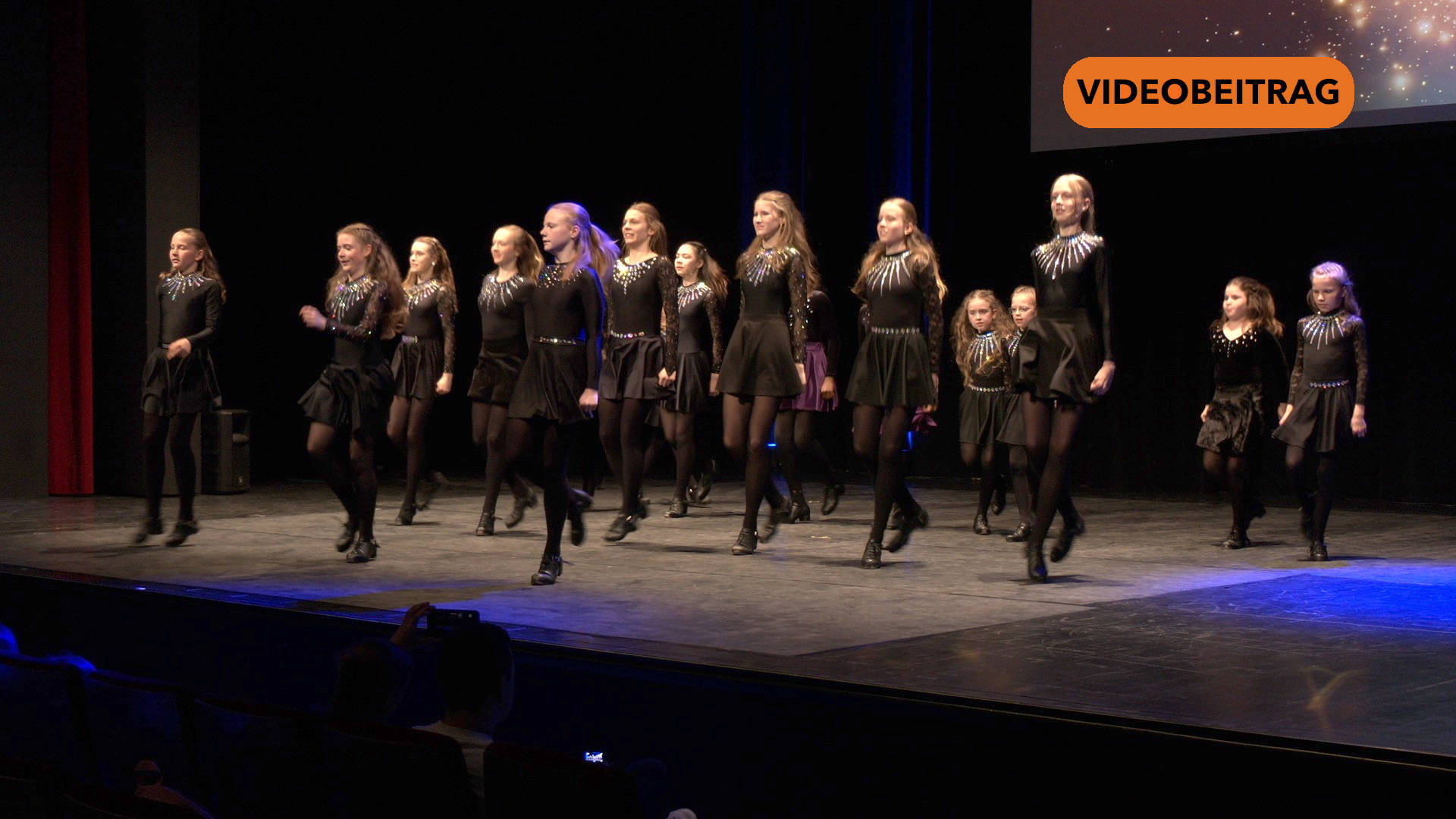 25 06 16 Tanzshow SCREEN