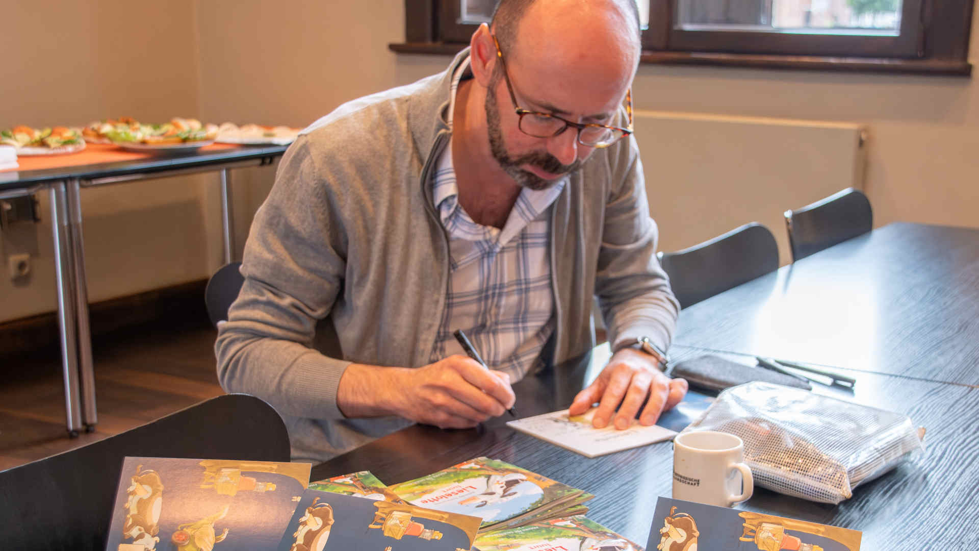 250604_Platt is cool verlost 40 Mal Lieselotte lauert