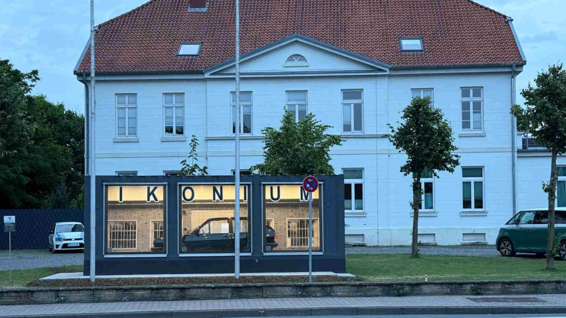 250605_Ikonium wieder vor Polizeiwache in Lingen