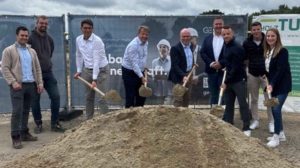 250716_Spatenstich bei Holz Tusche