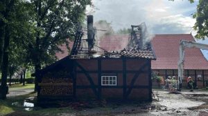 250717_Vollbrand auf den Emsbuerener Heimathof