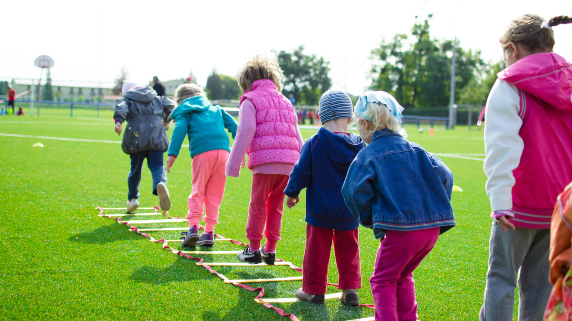 25 08 18 Kinder SCREEN