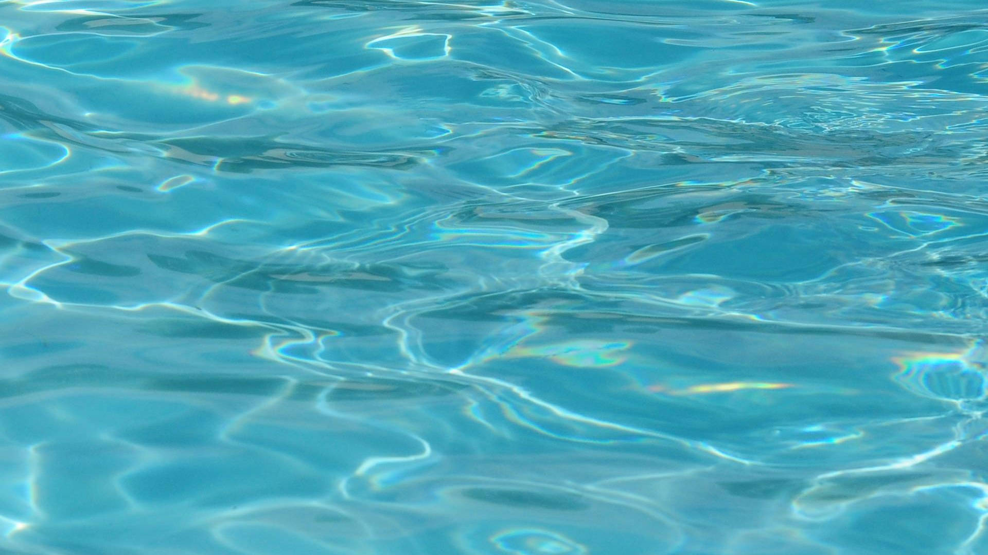 25 08 22 Schwimmhalle SCREEN