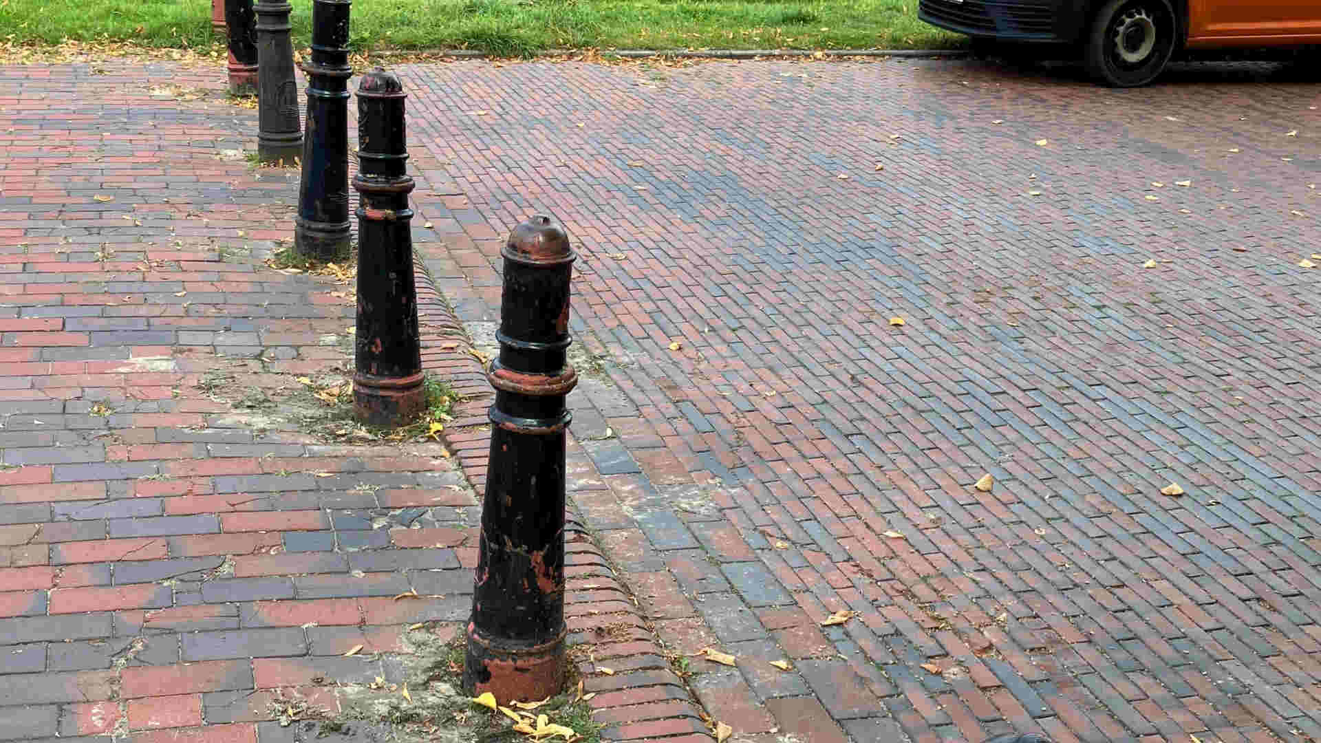 250904_Poller am alten Turm entfernt