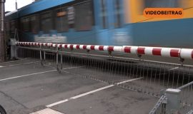 25 10 13 Nif Bahnuebrgang SCREEN