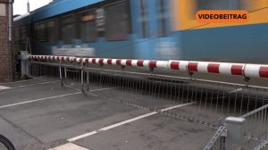 25 10 13 Nif Bahnuebrgang SCREEN