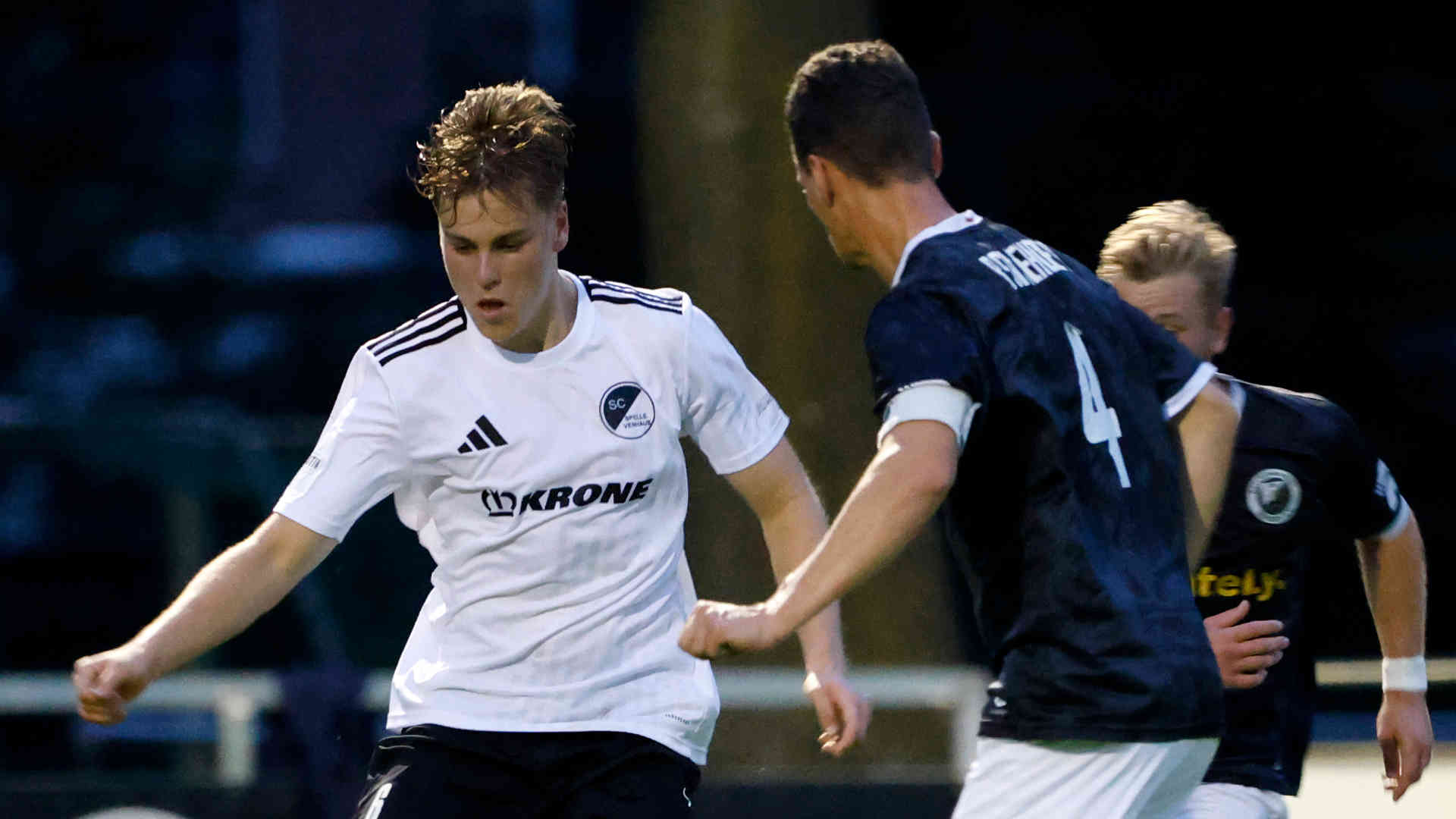 Screen_Ein heißes Derby unter Flutlicht