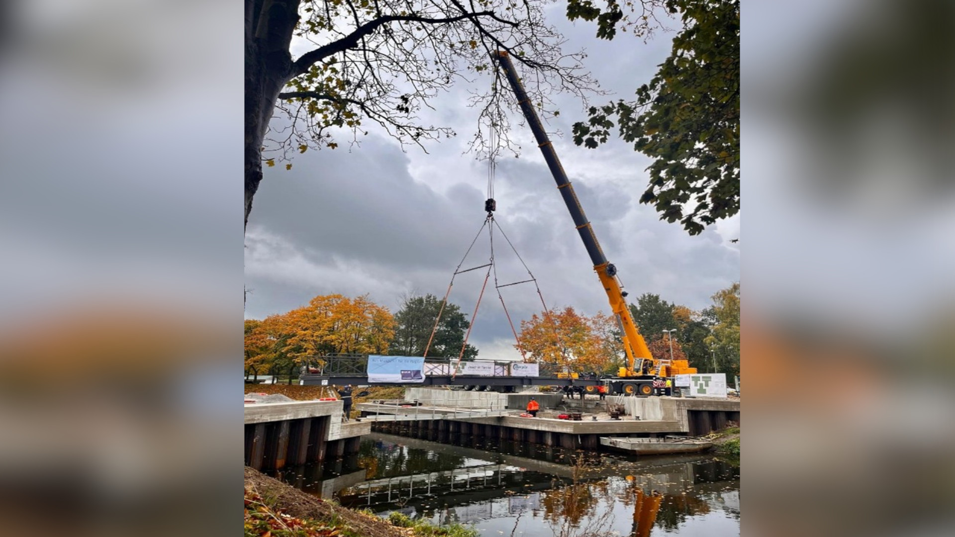 2025-11-05 Neue Geh- und Radwegbrücke in Haren eingehoben