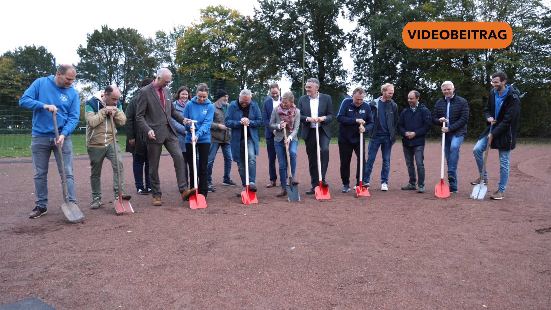 Screen_25 10 30 Spatenstich Tartanbahn SV Groß Hesepe
