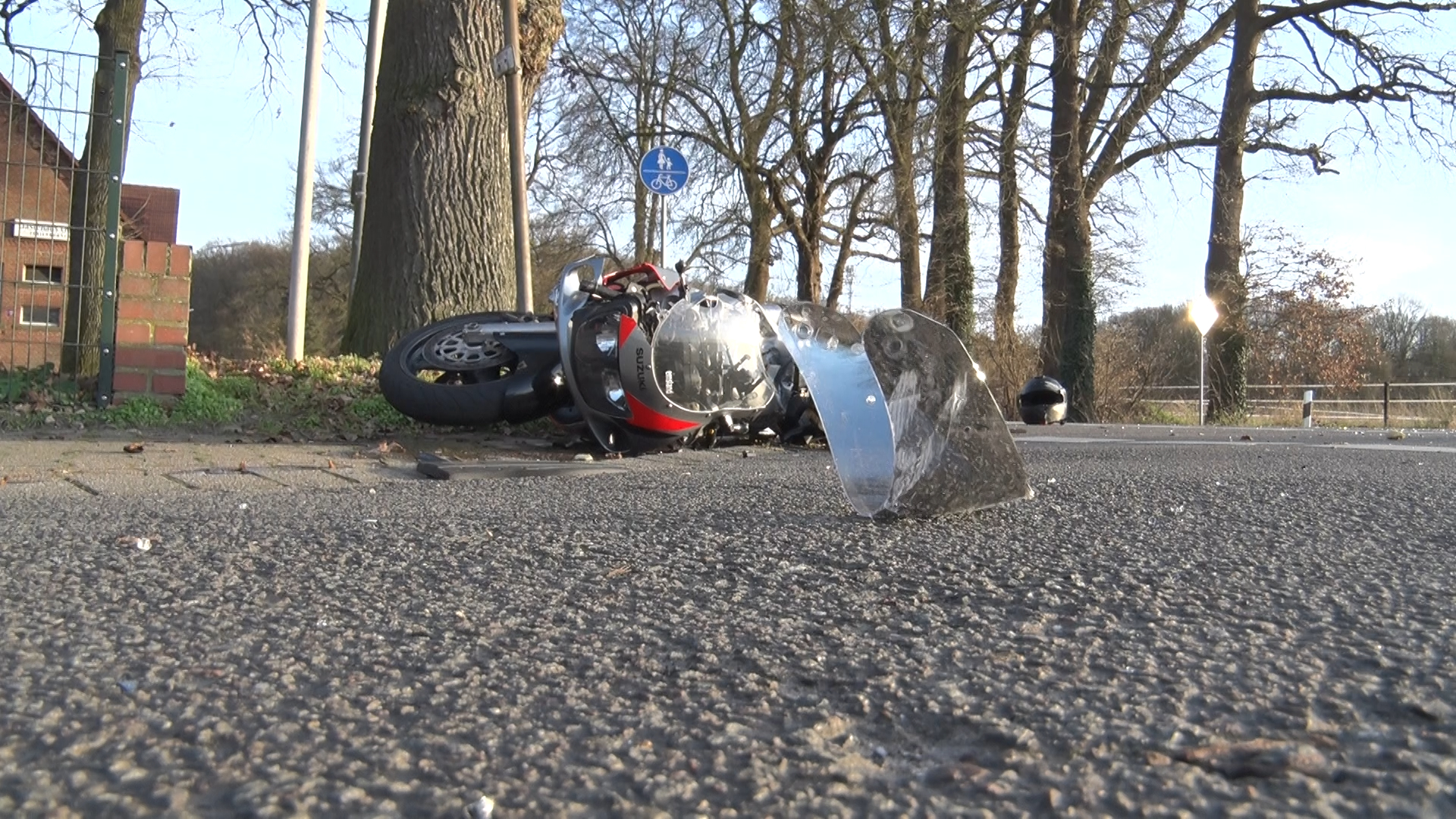 2025-12-18 22574 1 NI Lingen Motorrad gegen Bus NWM-TV 08