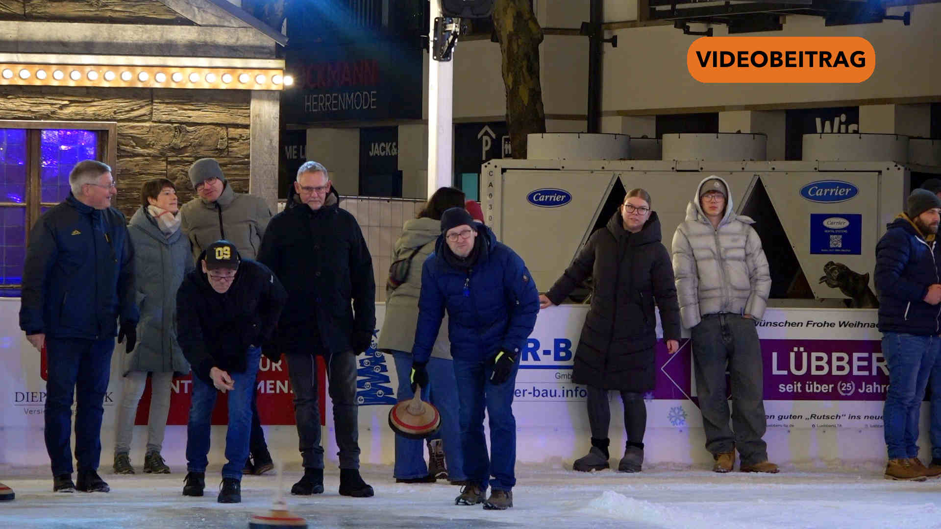 Eisstockspaß auf dem Weihnachtsmarkt