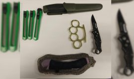 251229_Mann faehrt mit mehreren Messern ueber Grenze