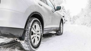 Screen_Auto_Schnee_Winterglaette