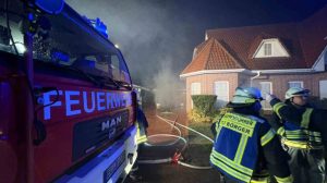 Screen_Gebaeudebrand an einem Mehrfamilienhaus