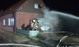 2026-02-24 22819 1 NI Haren Fahrzeugbrand NWM-TV SCREEN