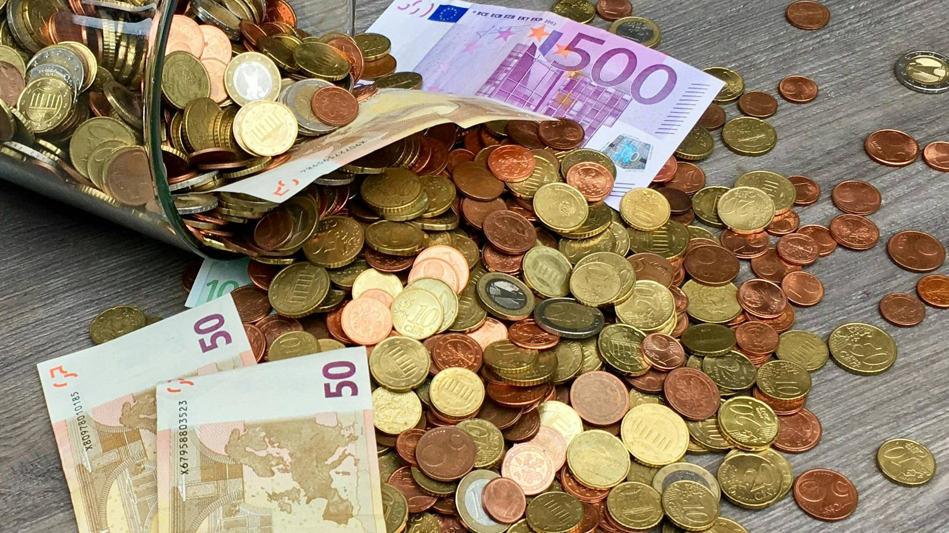 26 02 12 Geld SYMBOLBILD SCREEN