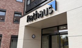 csm_Rathaus_Eingang_8e2105f7ab