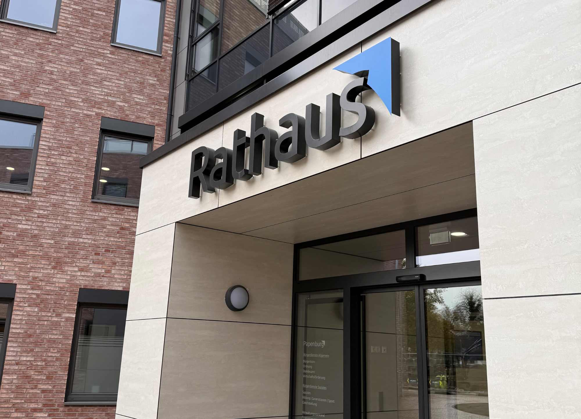 csm_Rathaus_Eingang_8e2105f7ab