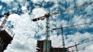 26 03 16 SYMBOLBILD HAUSBAU SCREEN