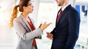 Screen_Unternehmen_Gespraech