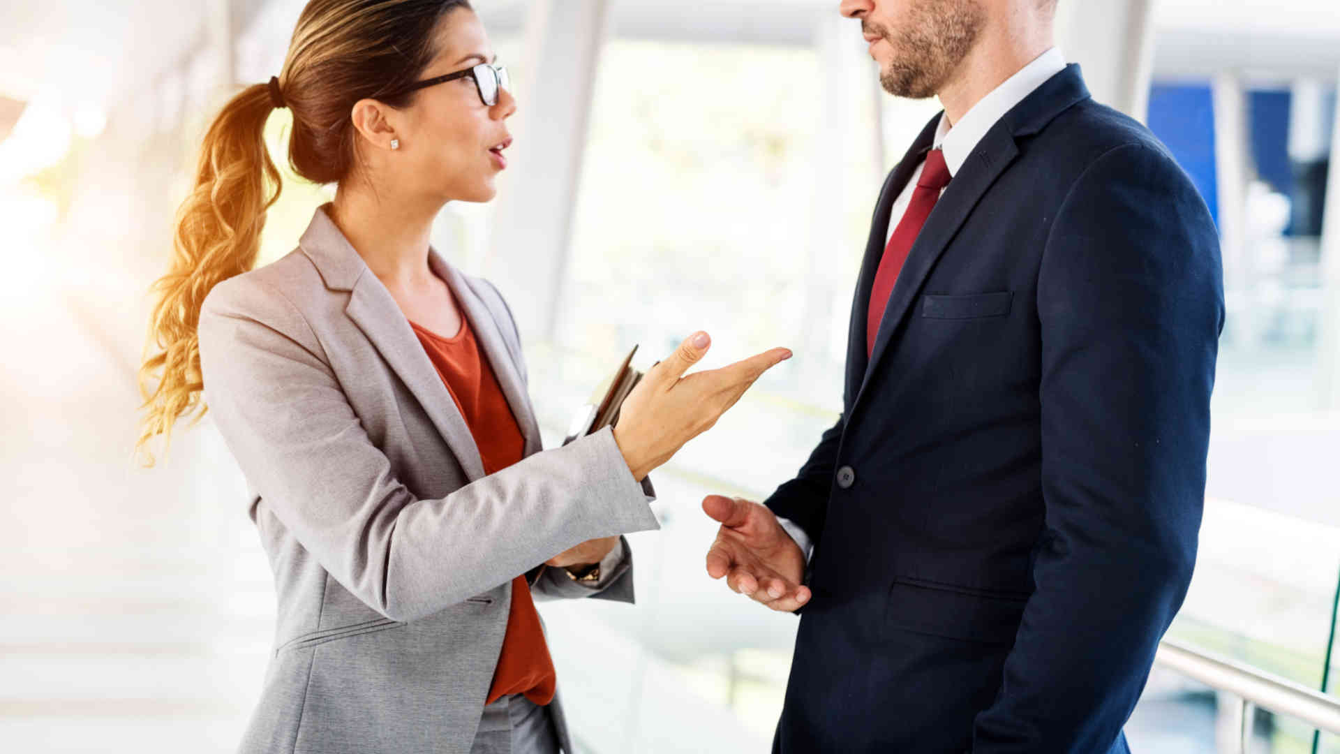 Screen_Unternehmen_Gespraech