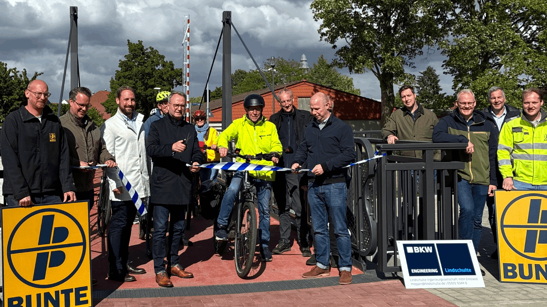Neue Drehbrücke und Fahrradstraße offiziell freigegeben