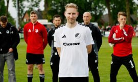 Spelle verabschiedet vier Spieler und zwei Trainer