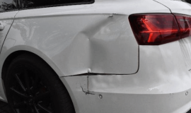 Verkehrsunfallflucht auf Supermarktparkplatz