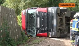 26 06 08 BL Bramsche Unfall Schweinetransporter