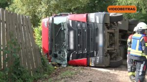26 06 08 BL Bramsche Unfall Schweinetransporter